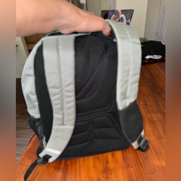 Nautica full size back pack. Lots of pockets/padded laptop compartment EUC main image 13